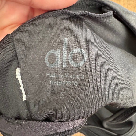 ALO Lavish Sports Bra Black Strappy Mesh Glossy Women's Size S - Picture 4 of 4